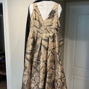 Saks Fifth Avenue Aidan Mattox worn x1 for our daughters wedding. Dry cleaned.